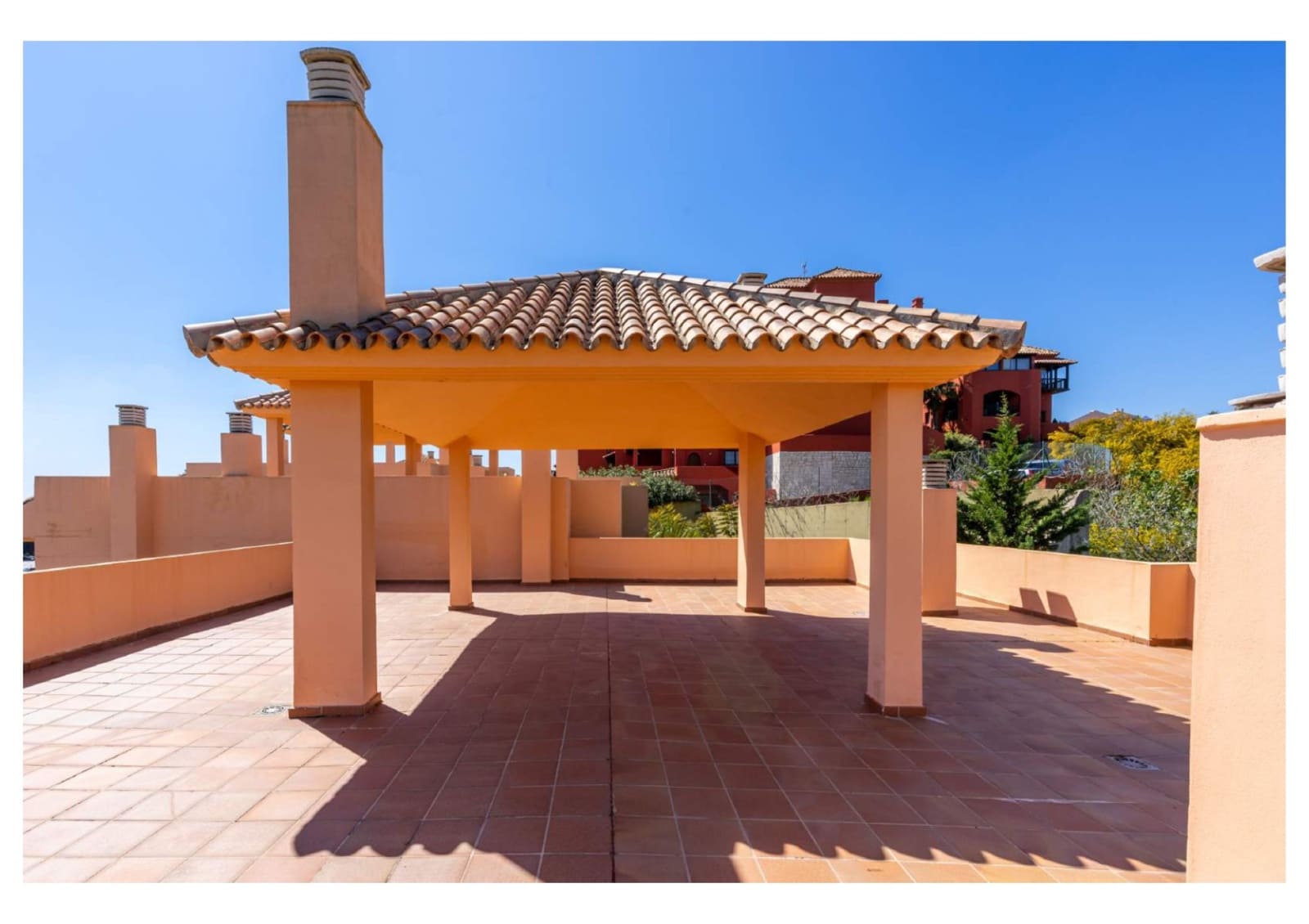 3 chambre Penthouse à vendre à Calahonda avec piscine garage - 560 000 € (Ref: 6902669)