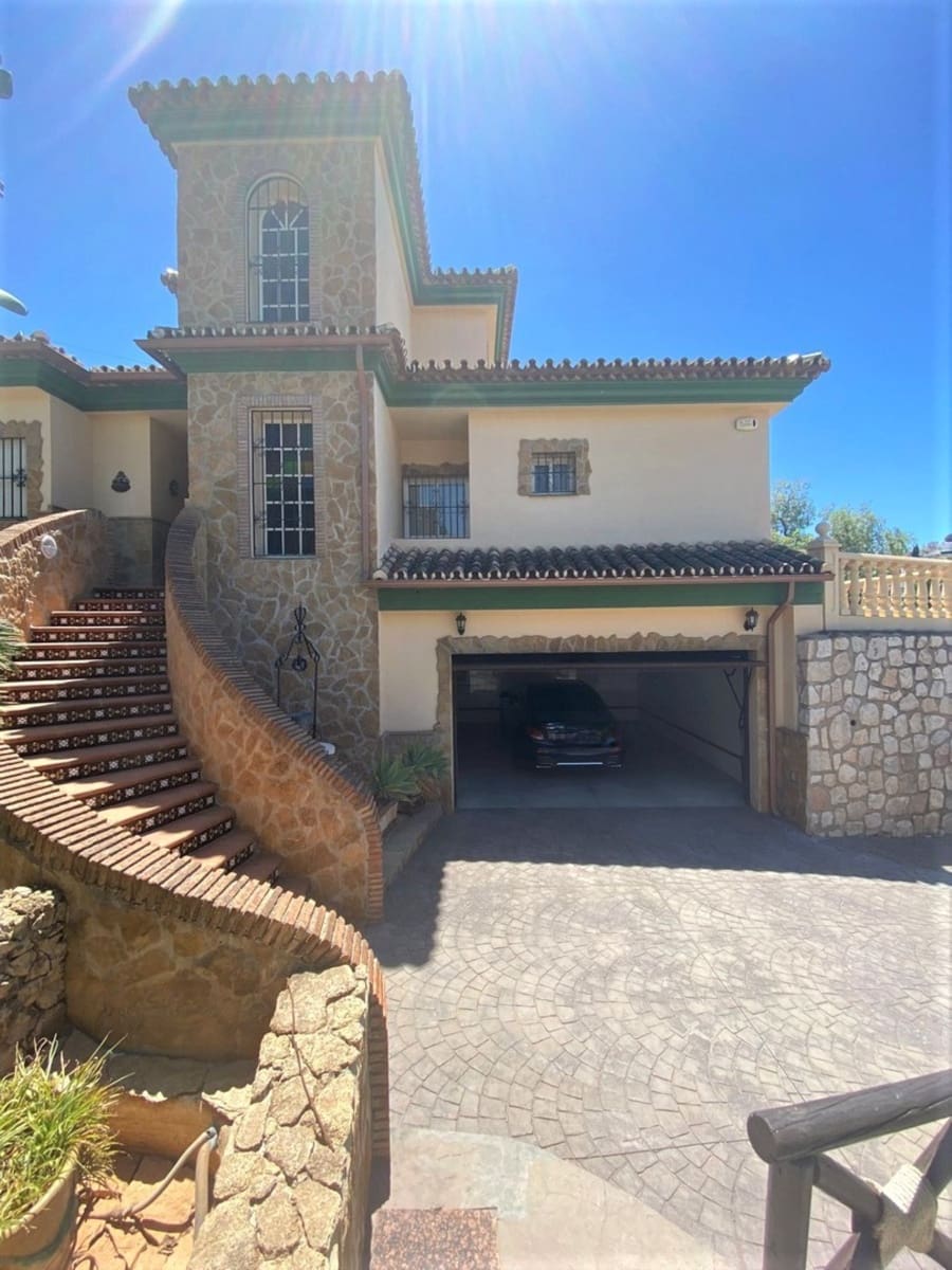 7 chambre Villa/Maison à vendre à Mijas Costa avec piscine garage - 1 200 000 € (Ref: 6968355)
