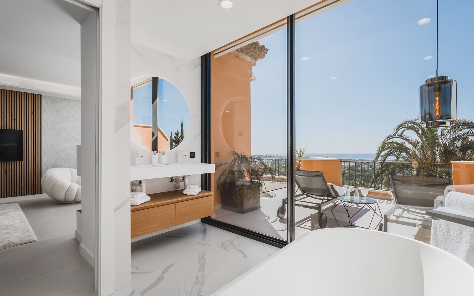 3 sypialnia Penthouse na sprzedaż w Nueva Andalucia z basenem garażem - 1 790 000 € (Ref: 6968888)