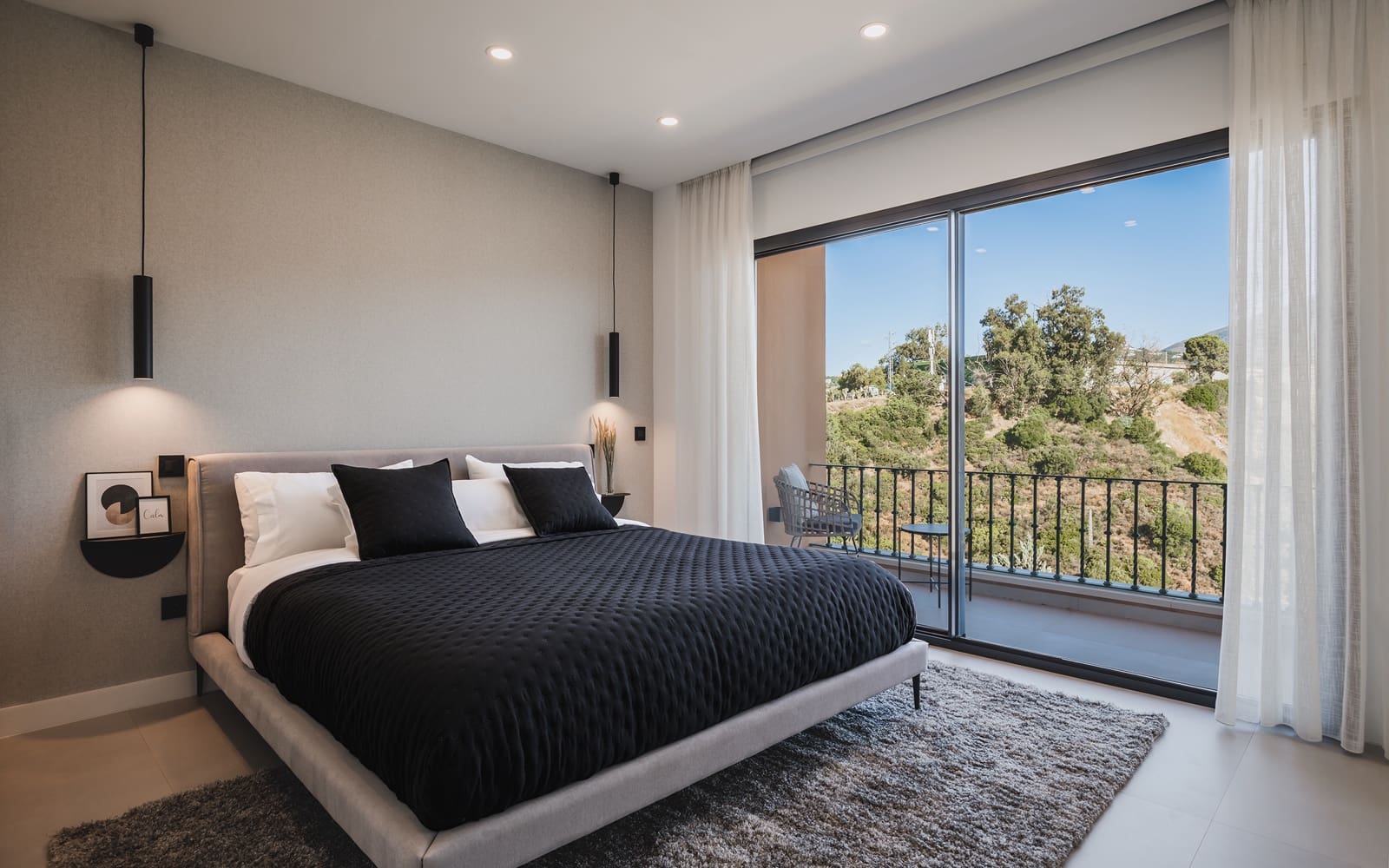 3 sypialnia Penthouse na sprzedaż w Nueva Andalucia z basenem garażem - 1 790 000 € (Ref: 6968888)