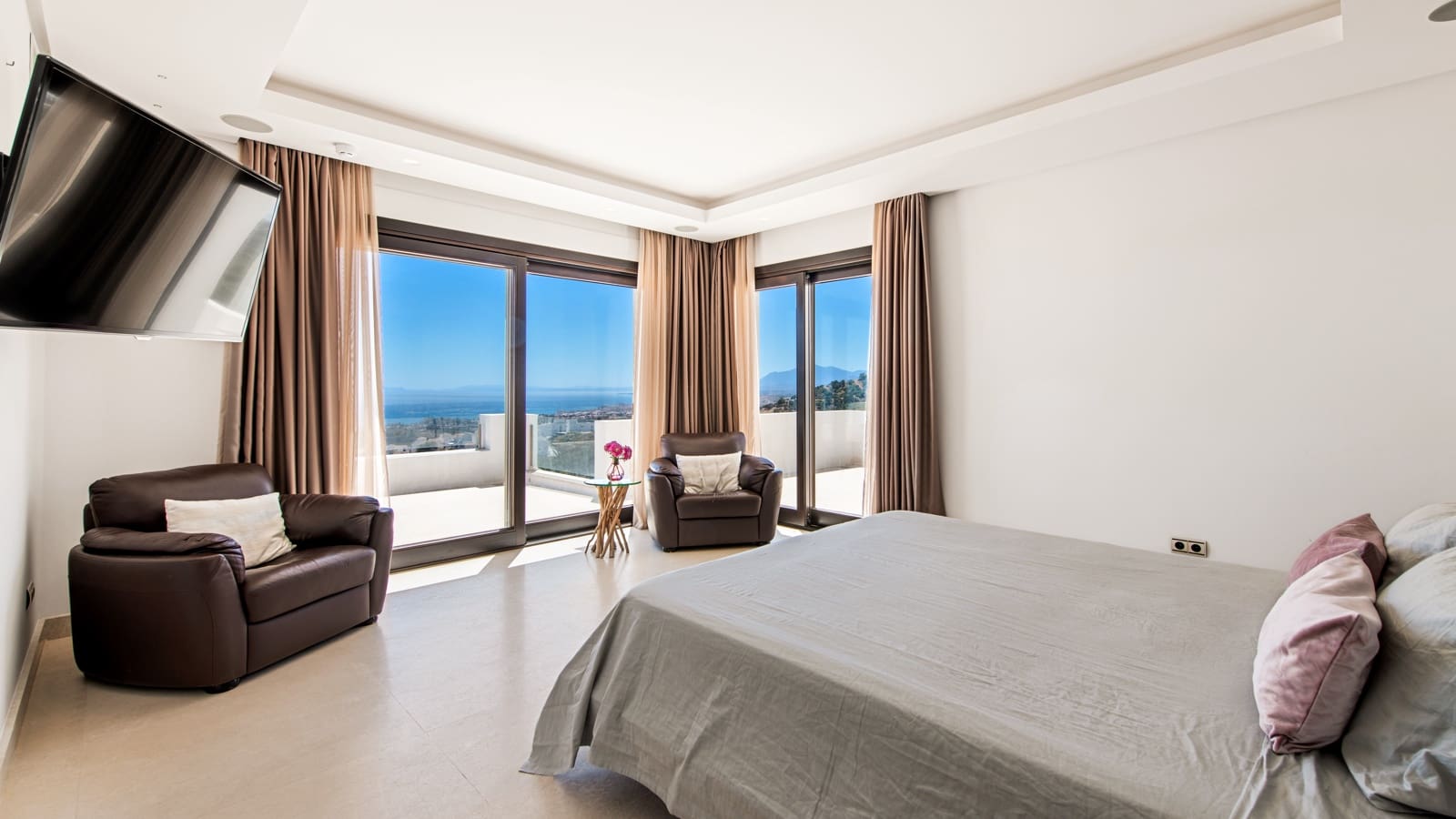 5 quarto Moradia para venda em Los Monteros com piscina garagem - 3 450 000 € (Ref: 6988353)