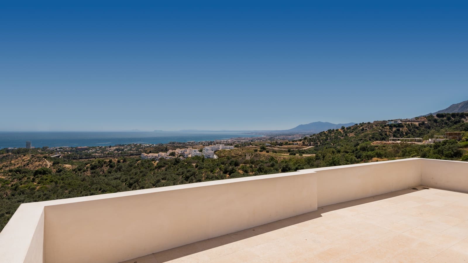 5 quarto Moradia para venda em Los Monteros com piscina garagem - 3 450 000 € (Ref: 6988353)