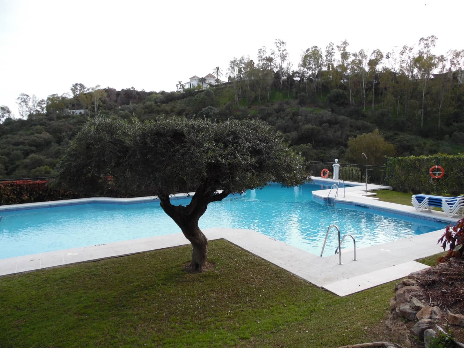 2 soveværelse Lejlighed til salg i Benahavis med swimmingpool - € 375.000 (Ref: 7257085)