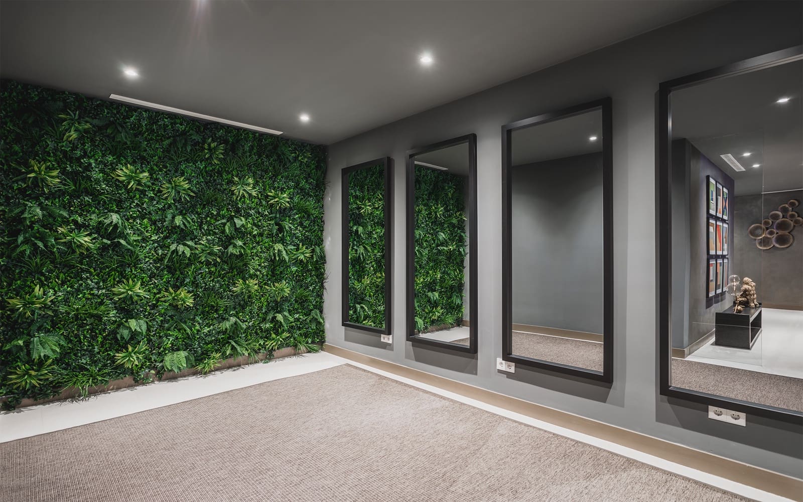 5 soverom Kjedet enebolig til salgs i El Paraiso med svømmebasseng garasje - € 2 995 000 (Ref: 7358617)