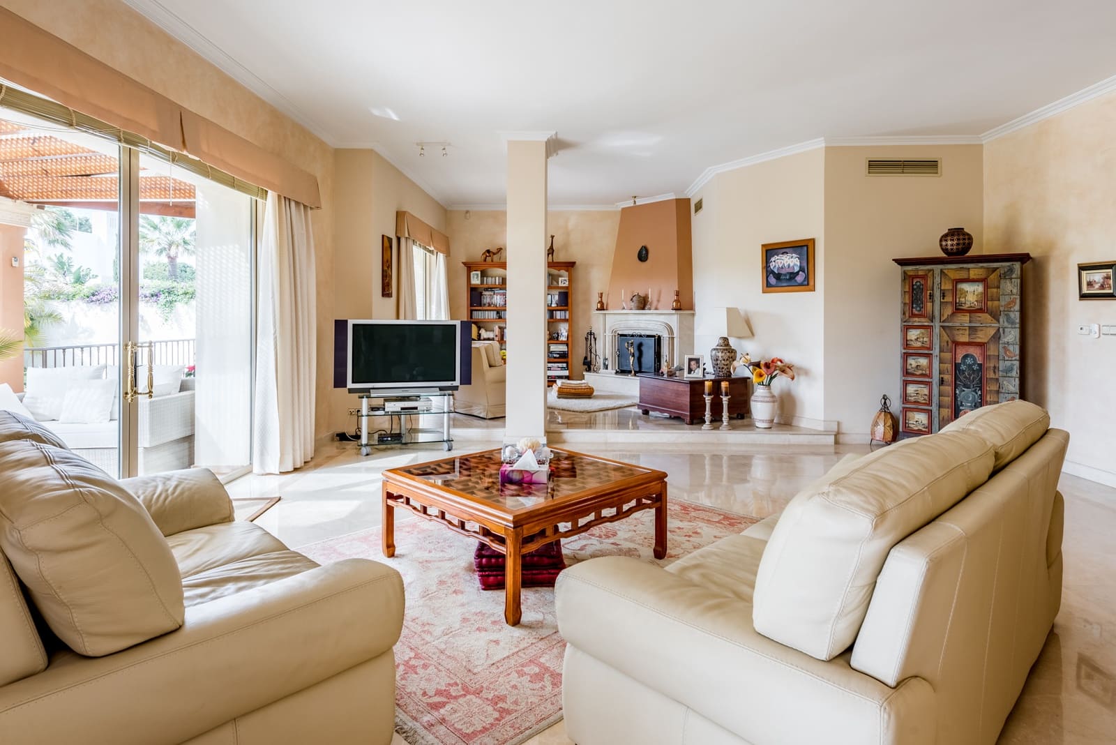 4 sypialnia Willa na sprzedaż w Marbella del Este z basenem garażem - 1 975 000 € (Ref: 7372034)