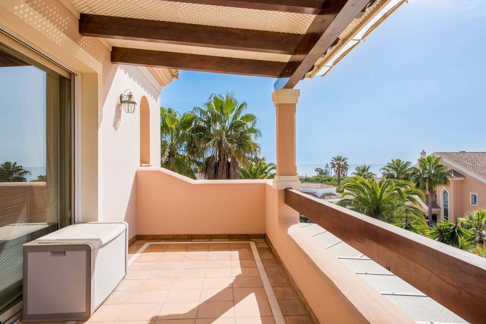 4 sypialnia Willa na sprzedaż w Marbella del Este z basenem garażem - 1 975 000 € (Ref: 7372034)