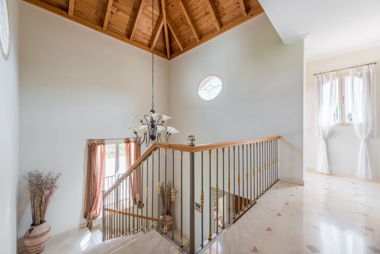 4 sypialnia Willa na sprzedaż w Marbella del Este z basenem garażem - 1 975 000 € (Ref: 7372034)