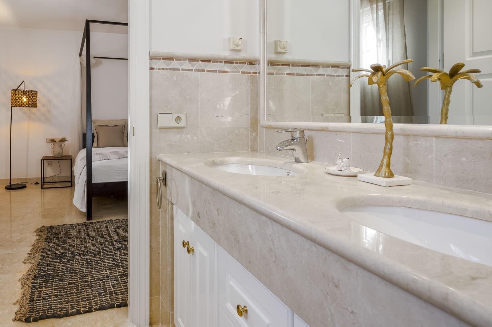 6 soveværelse Villa til salg i Los Monteros med swimmingpool garage - € 4.000.000 (Ref: 7433737)