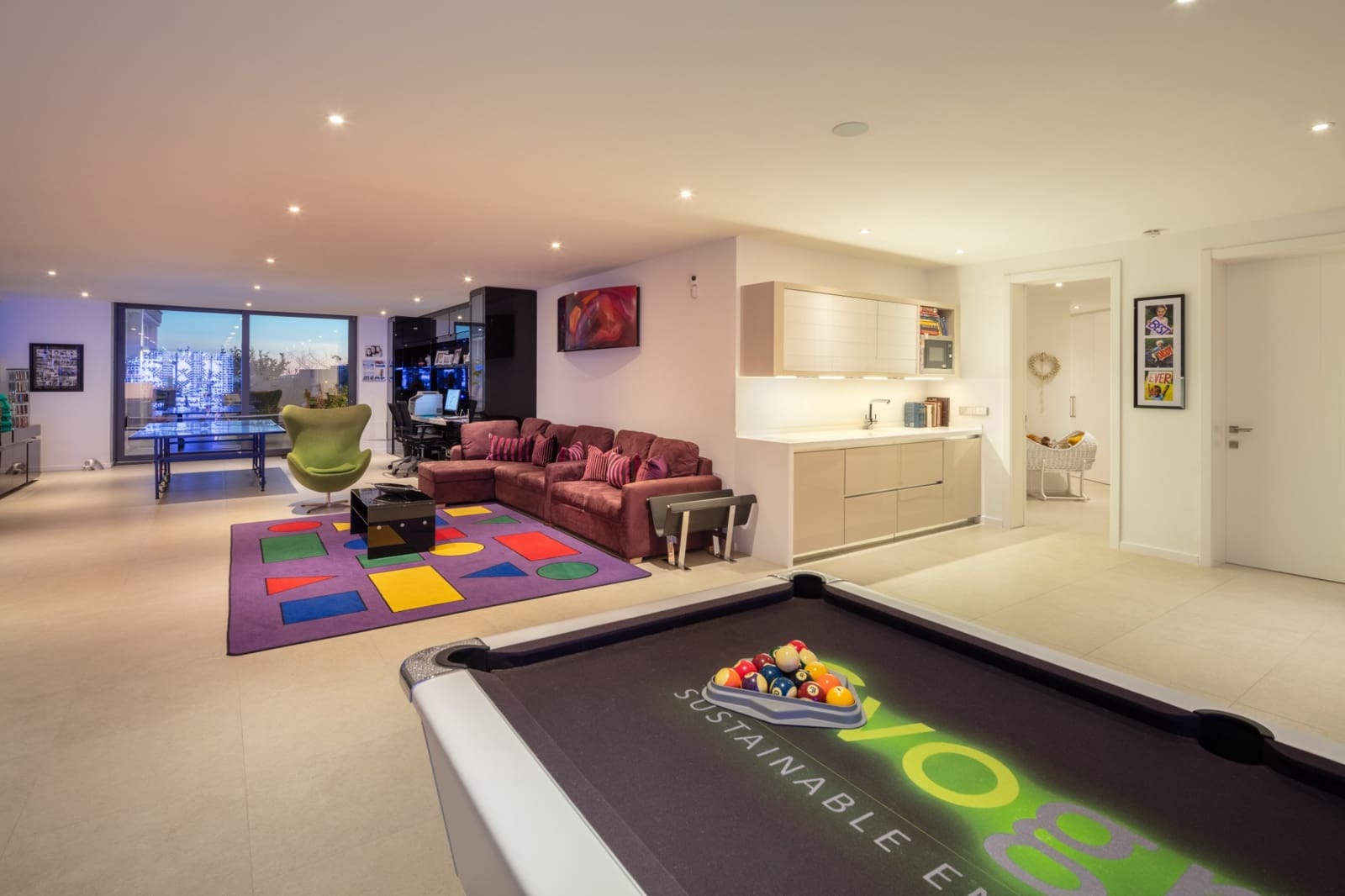 7 bedroom Villa for sale in La Quinta with pool garage - € 5,850,000 (Ref: 7551844)