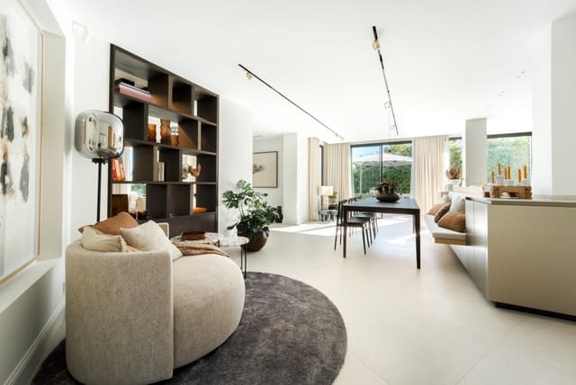 Chalet de 5 habitaciones en Los Monteros, Marbella en venta con piscina garaje - 6.500.000 € (Ref: 7555745)