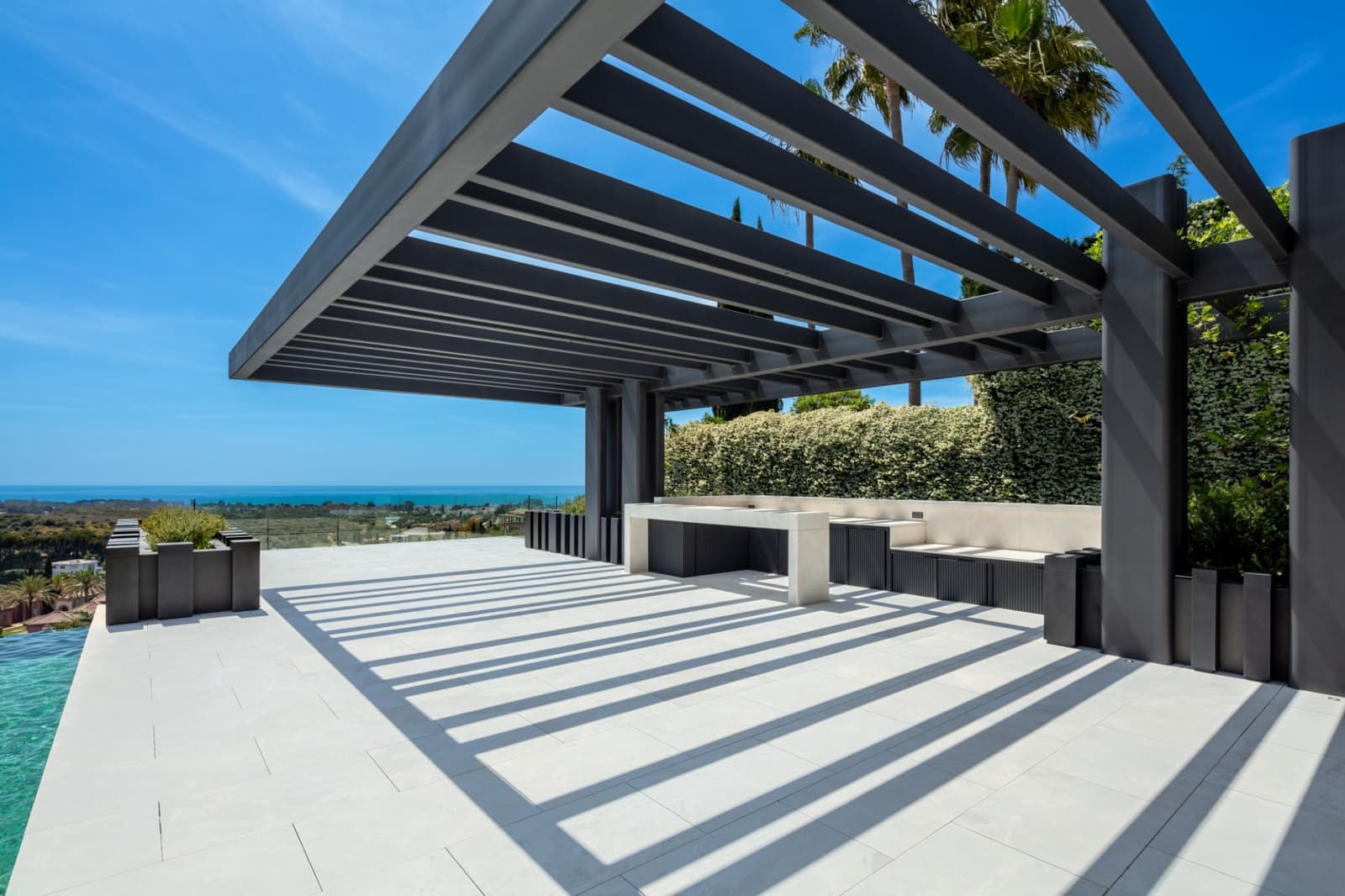 12 sypialnia Willa na sprzedaż w Benahavis z basenem garażem - 20 000 000 € (Ref: 7622913)