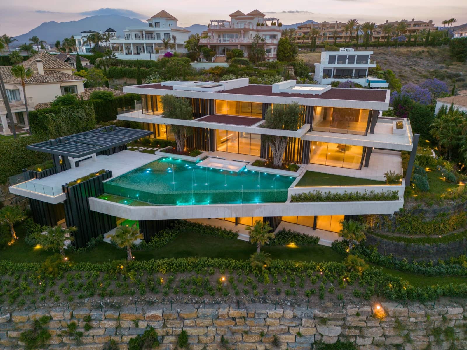 12 sypialnia Willa na sprzedaż w Benahavis z basenem garażem - 20 000 000 € (Ref: 7622913)