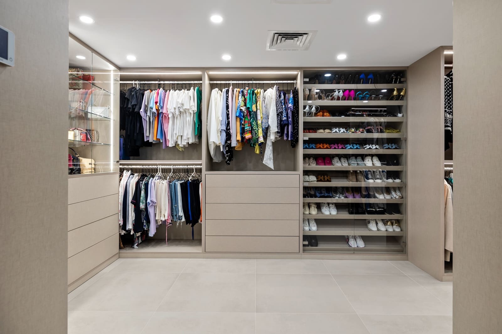 7 slaapkamer Appartement te koop in Nueva Andalucia met zwembad garage - € 4.300.000 (Ref: 7701016)