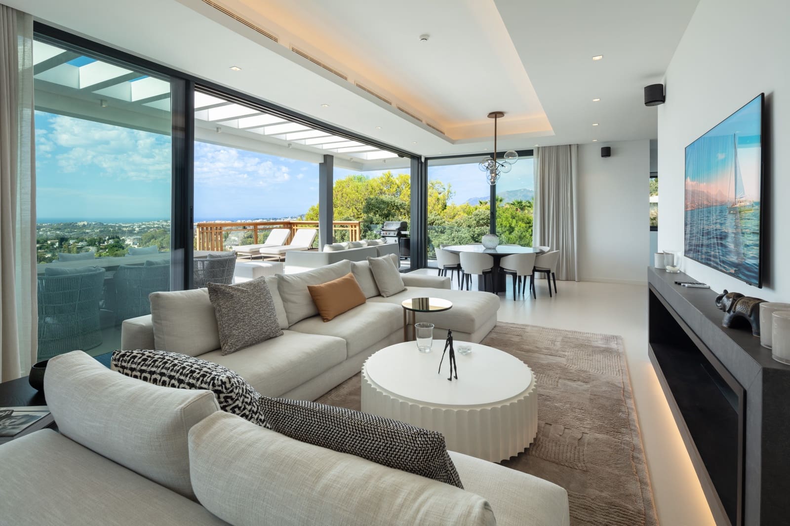 4 soveværelse Villa til salg i La Quinta med swimmingpool garage - € 4.895.000 (Ref: 7848091)