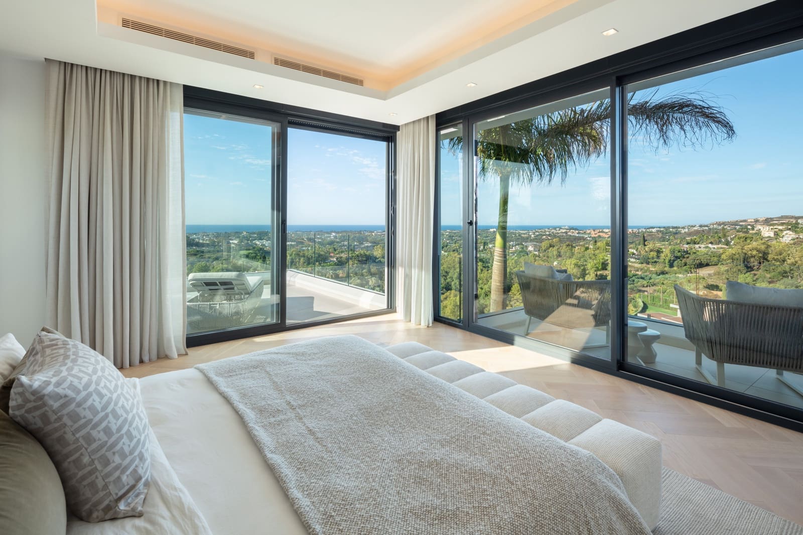 4 soveværelse Villa til salg i La Quinta med swimmingpool garage - € 4.895.000 (Ref: 7848091)