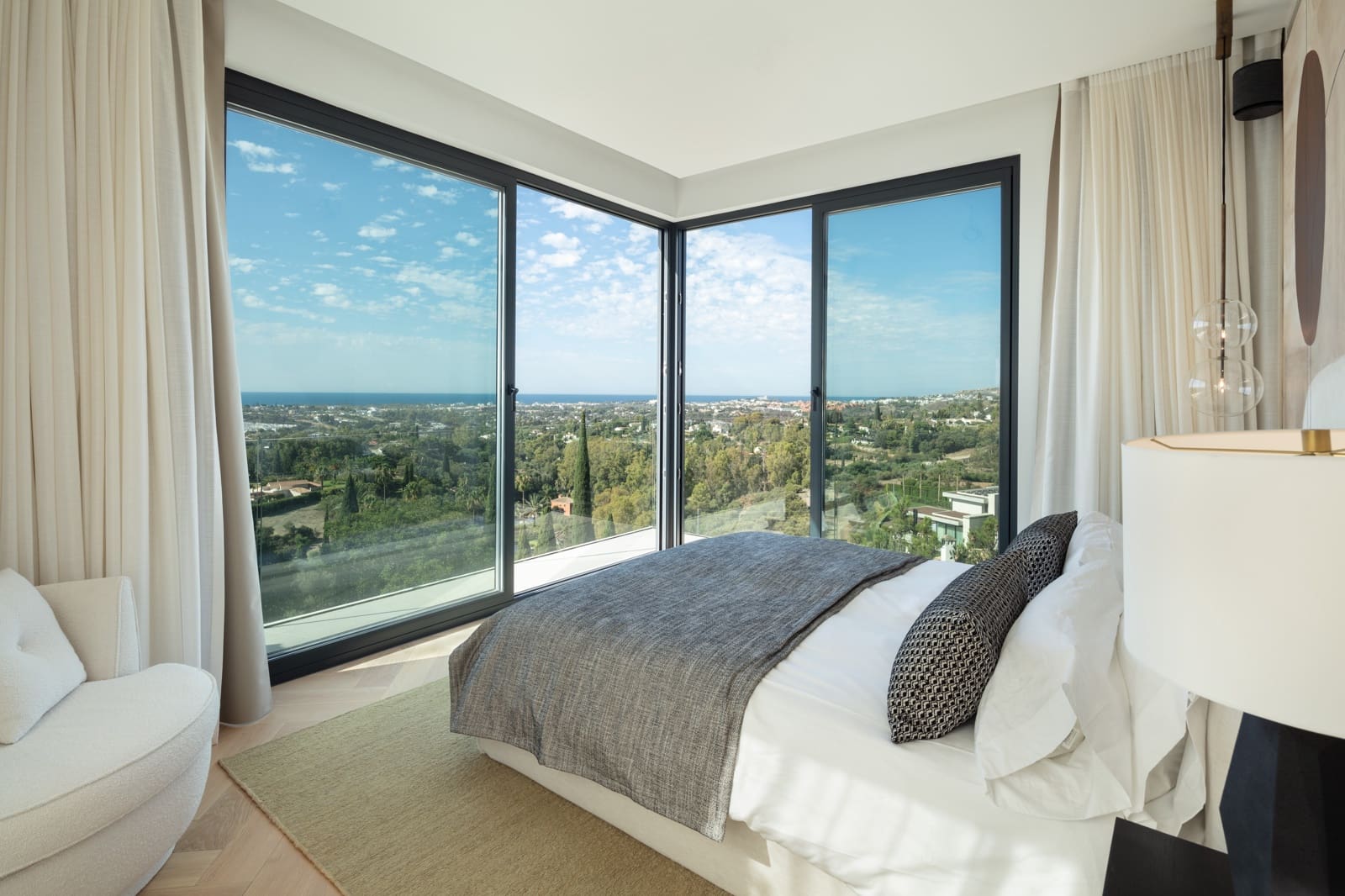 4 soveværelse Villa til salg i La Quinta med swimmingpool garage - € 4.895.000 (Ref: 7848091)