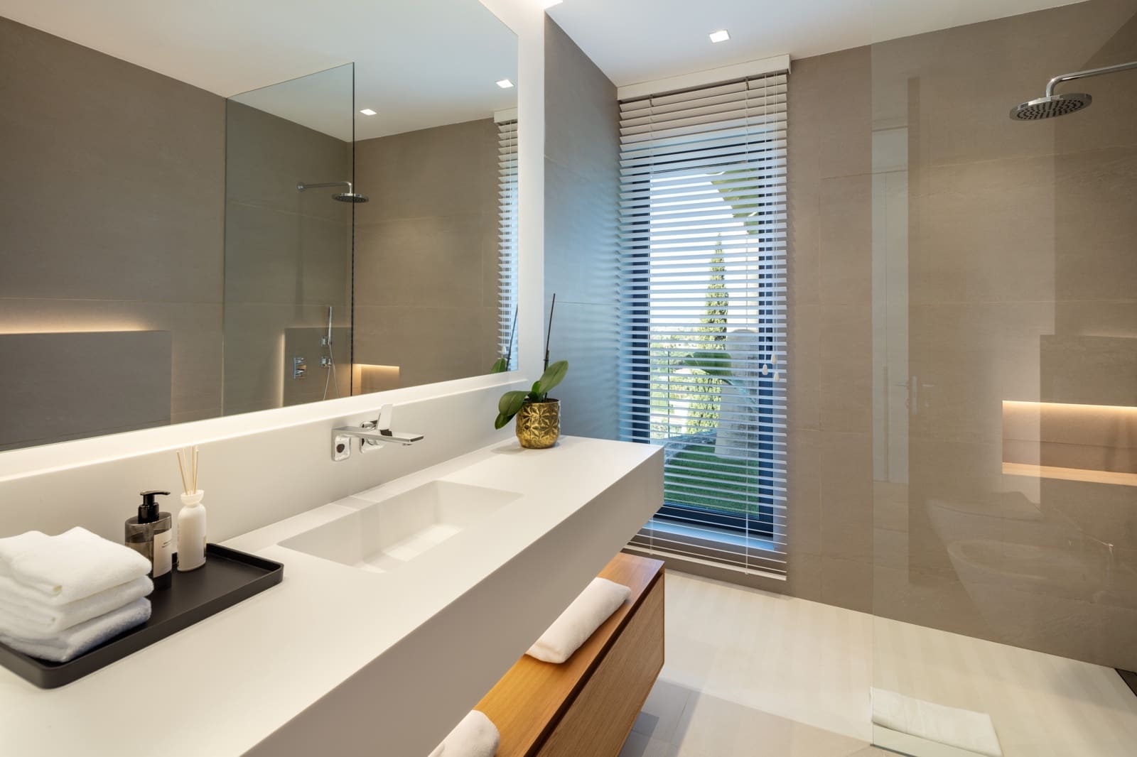 4 soveværelse Villa til salg i La Quinta med swimmingpool garage - € 4.895.000 (Ref: 7848091)