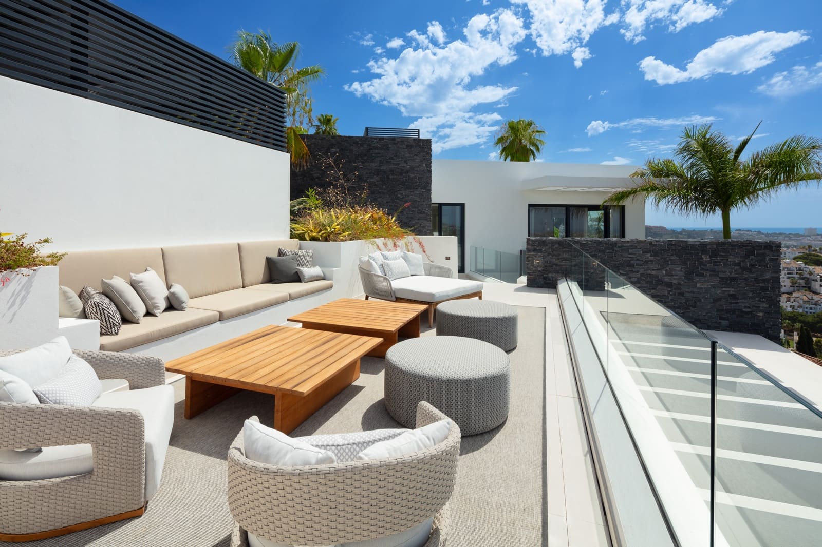 4 soveværelse Villa til salg i La Quinta med swimmingpool garage - € 4.895.000 (Ref: 7848091)