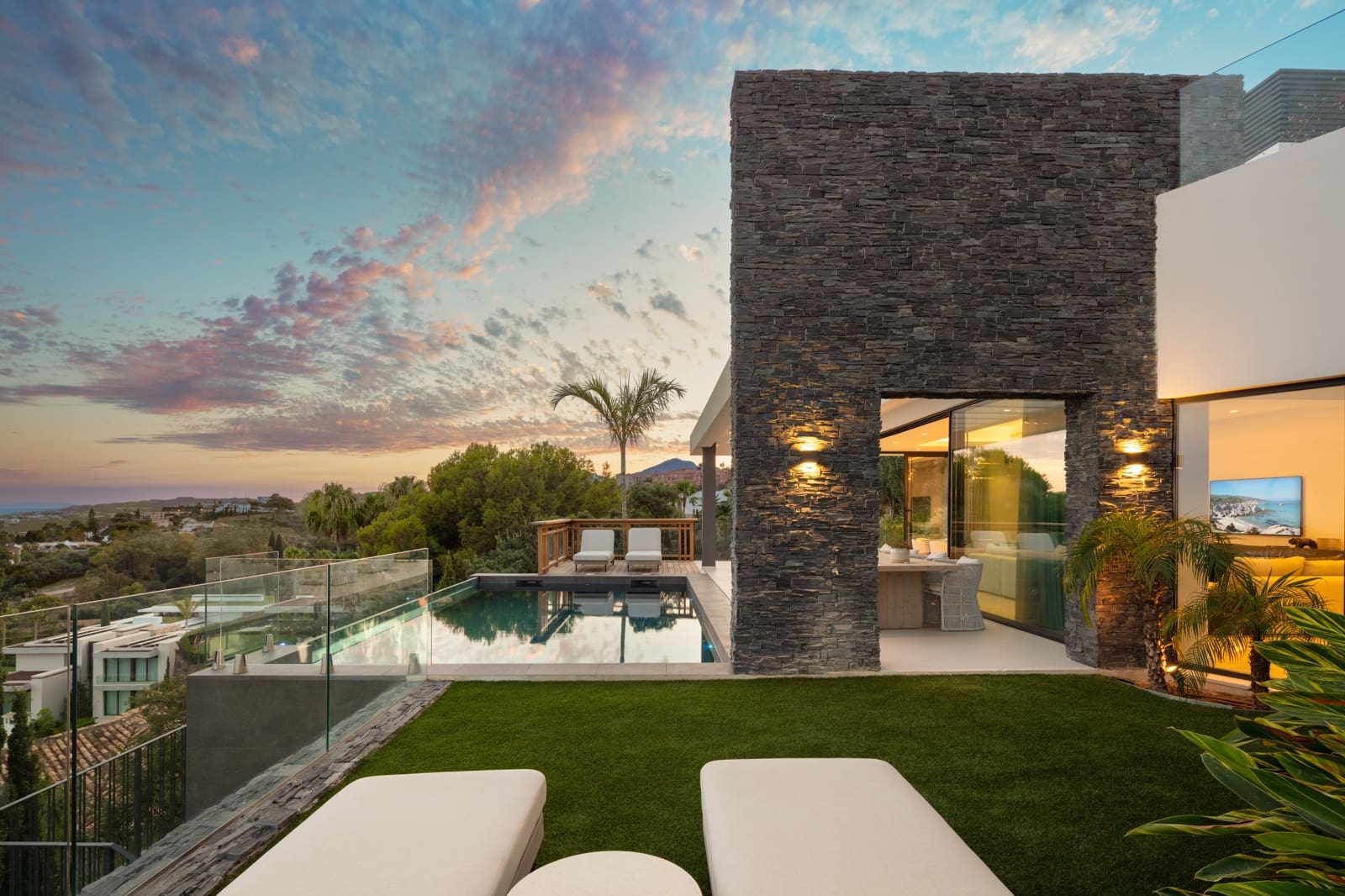 4 soveværelse Villa til salg i La Quinta med swimmingpool garage - € 4.895.000 (Ref: 7848091)