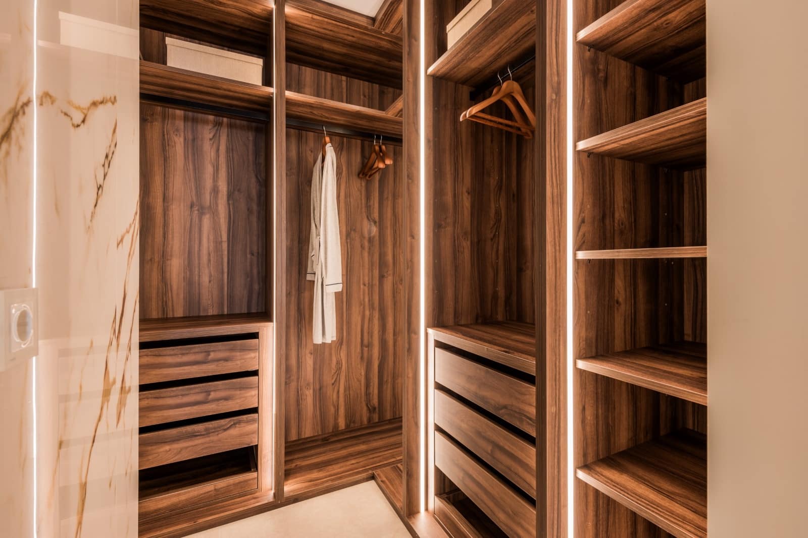 3 bedroom Apartment for sale in Golden Mile with pool garage - € 2,650,000 (Ref: 7882117)