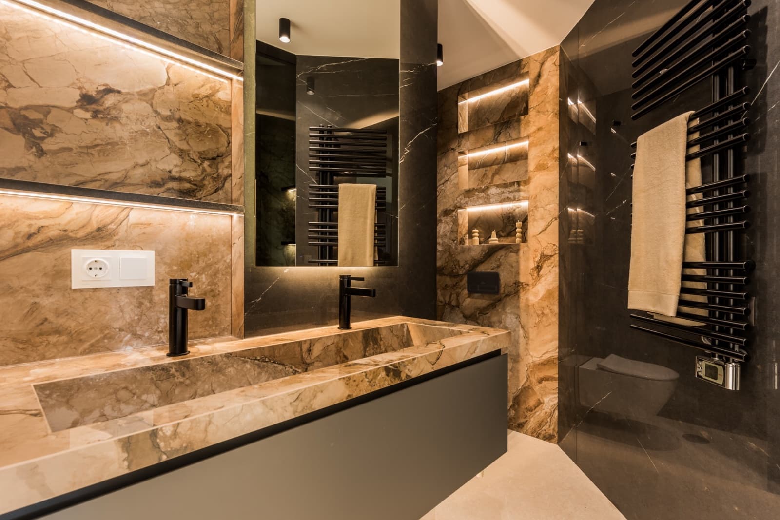 3 bedroom Apartment for sale in Golden Mile with pool garage - € 2,650,000 (Ref: 7882117)