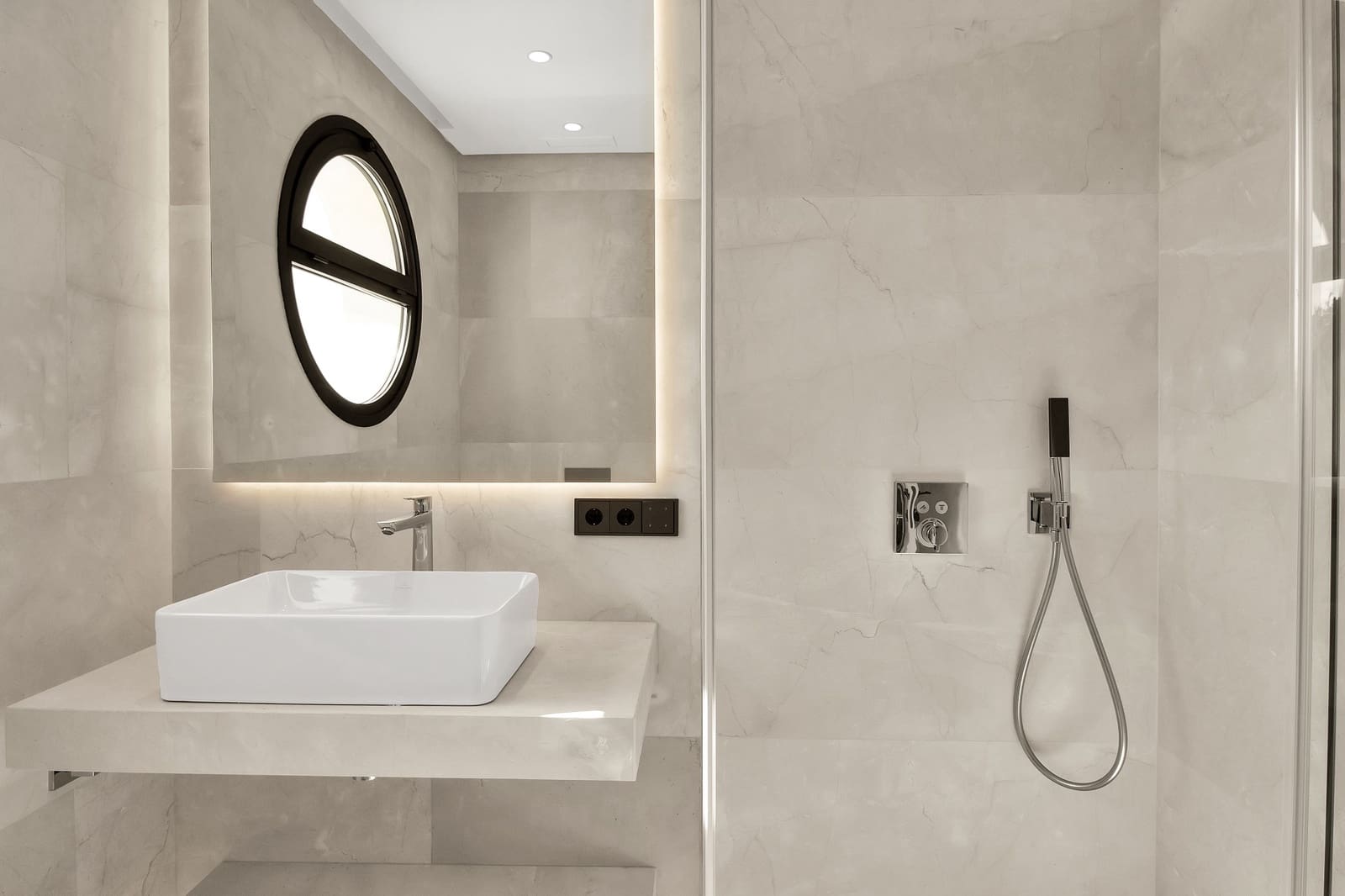 6 chambre Villa/Maison à vendre à Golden Mile avec piscine garage - 8 500 000 € (Ref: 7889335)