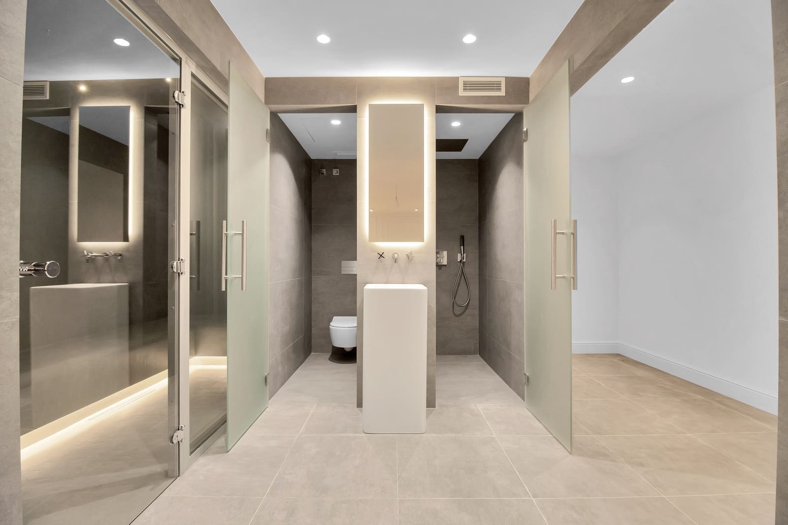 6 chambre Villa/Maison à vendre à Golden Mile avec piscine garage - 8 500 000 € (Ref: 7889335)