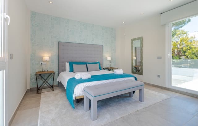 6 slaapkamer Villa te koop in Las Brisas, Marbella met zwembad garage - € 1.895.000 (Ref: 7896744)