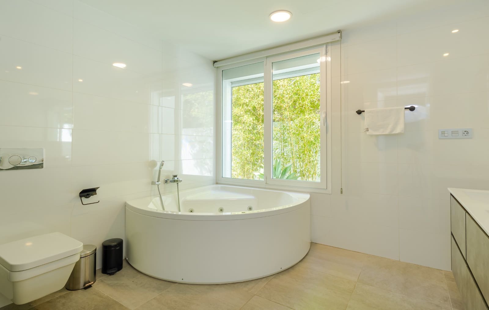 Chalet de 6 habitaciones en Nueva Andalucia en venta con piscina garaje - 1.895.000 € (Ref: 7896744)