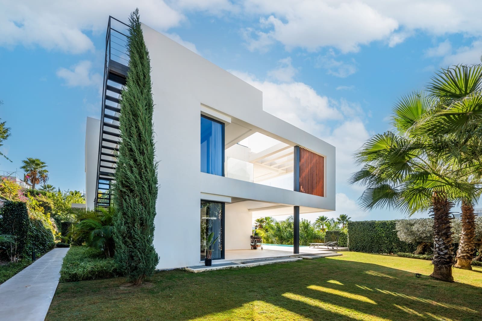 6 Zimmer Villa zu verkaufen in Nueva Andalucia mit Pool Garage - 3.690.000 € (Ref: 7904078)