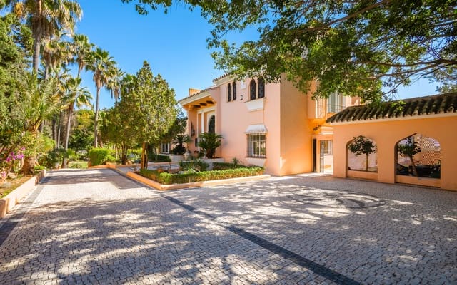 Chalet de 8 habitaciones en El Velerín, Estepona en venta con piscina garaje - 8.400.000 € (Ref: 8169243)