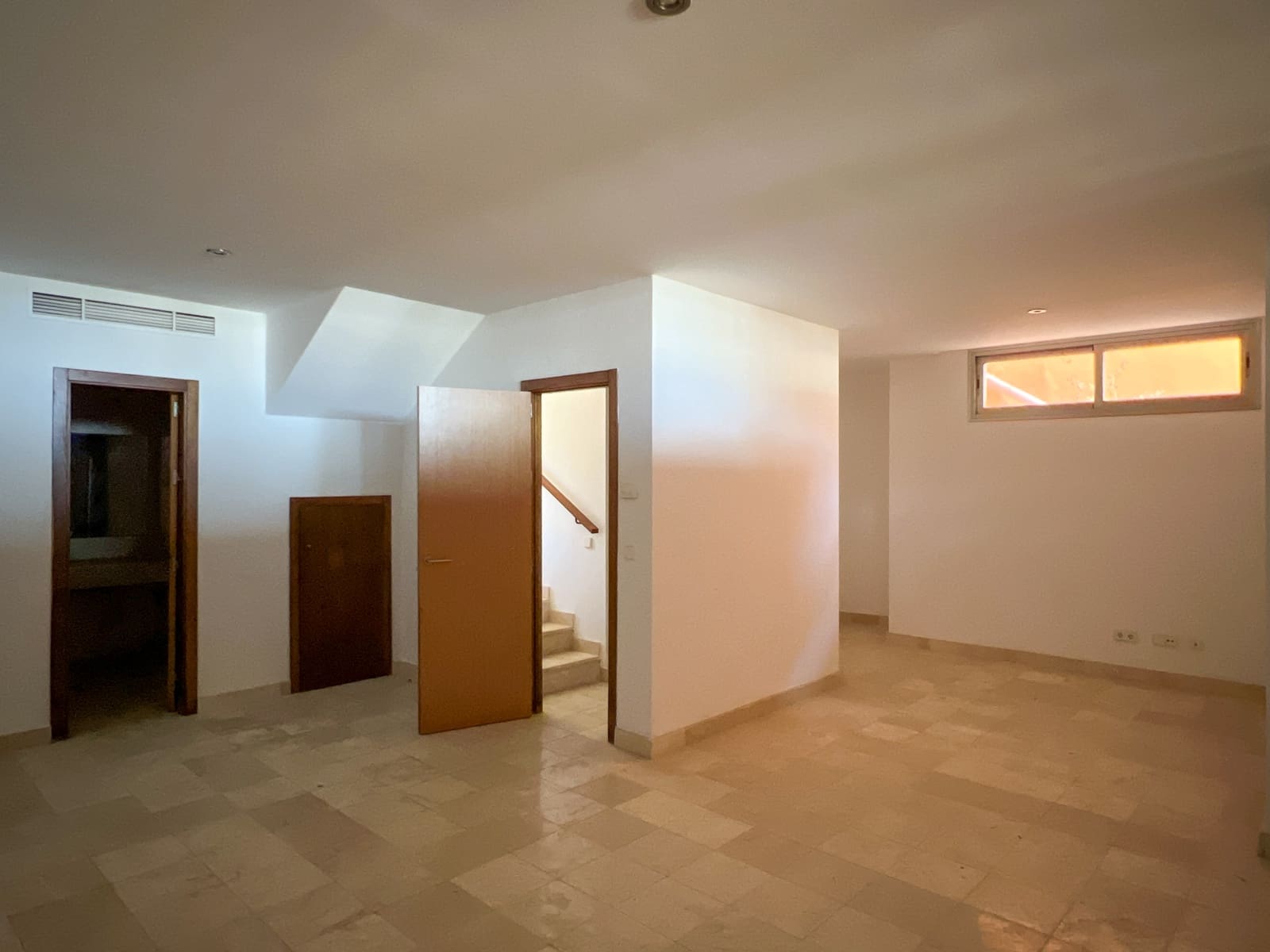 4 sypialnia Dom na sprzedaż w Riviera del Sol z basenem garażem - 530 000 € (Ref: 8418589)