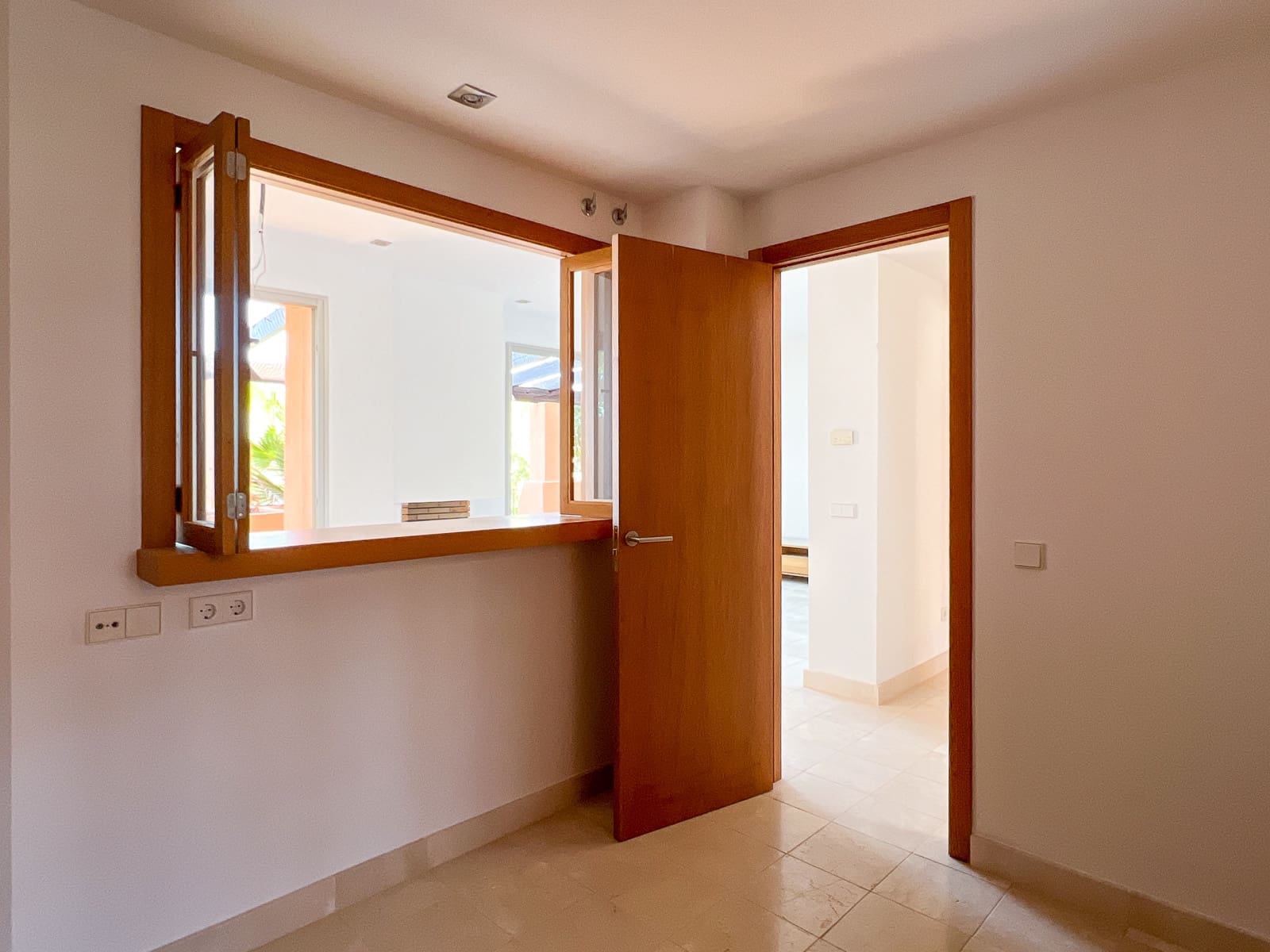 4 sypialnia Dom na sprzedaż w Riviera del Sol z basenem garażem - 530 000 € (Ref: 8418589)