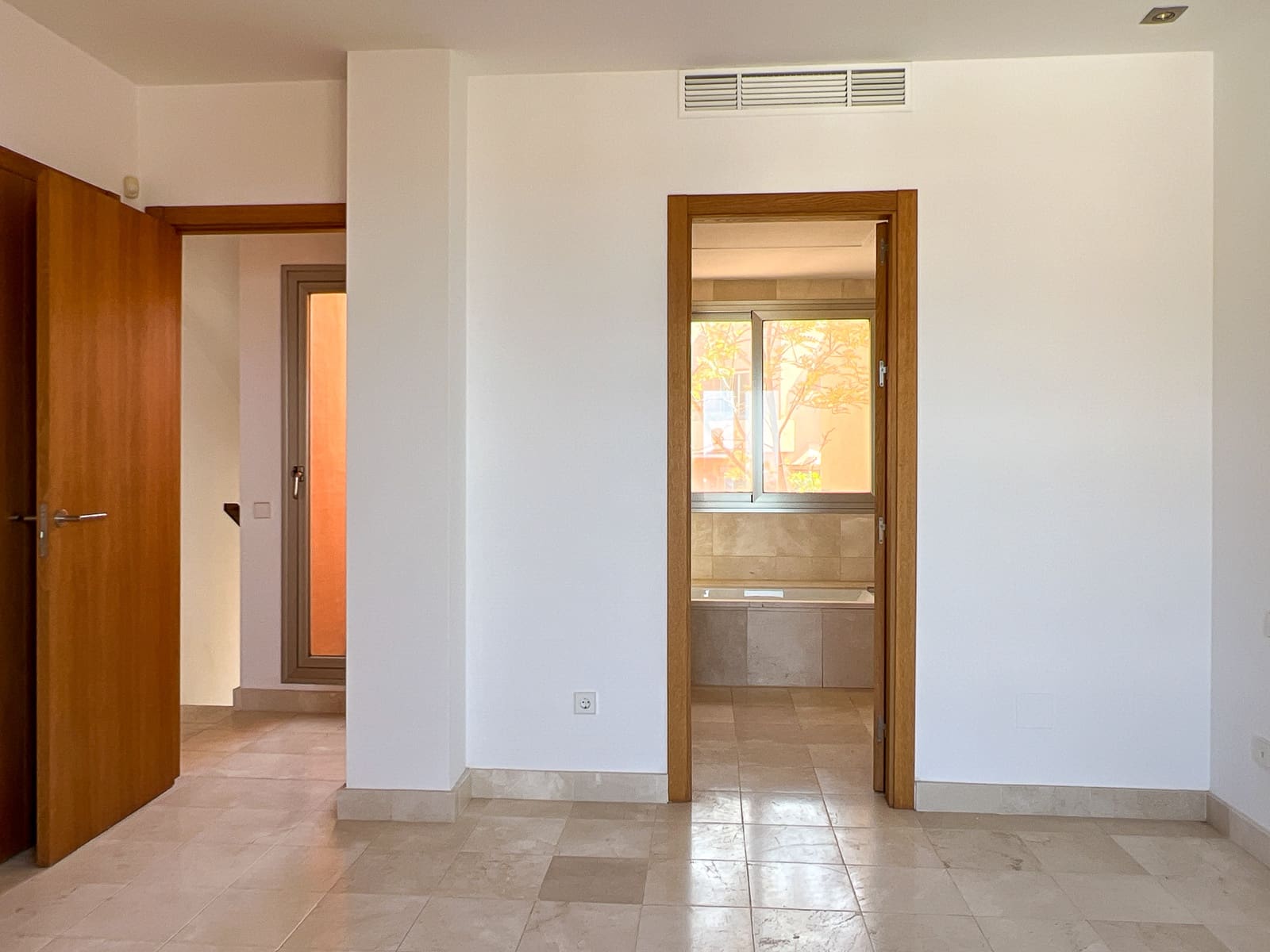 4 sypialnia Dom na sprzedaż w Riviera del Sol z basenem garażem - 530 000 € (Ref: 8418589)