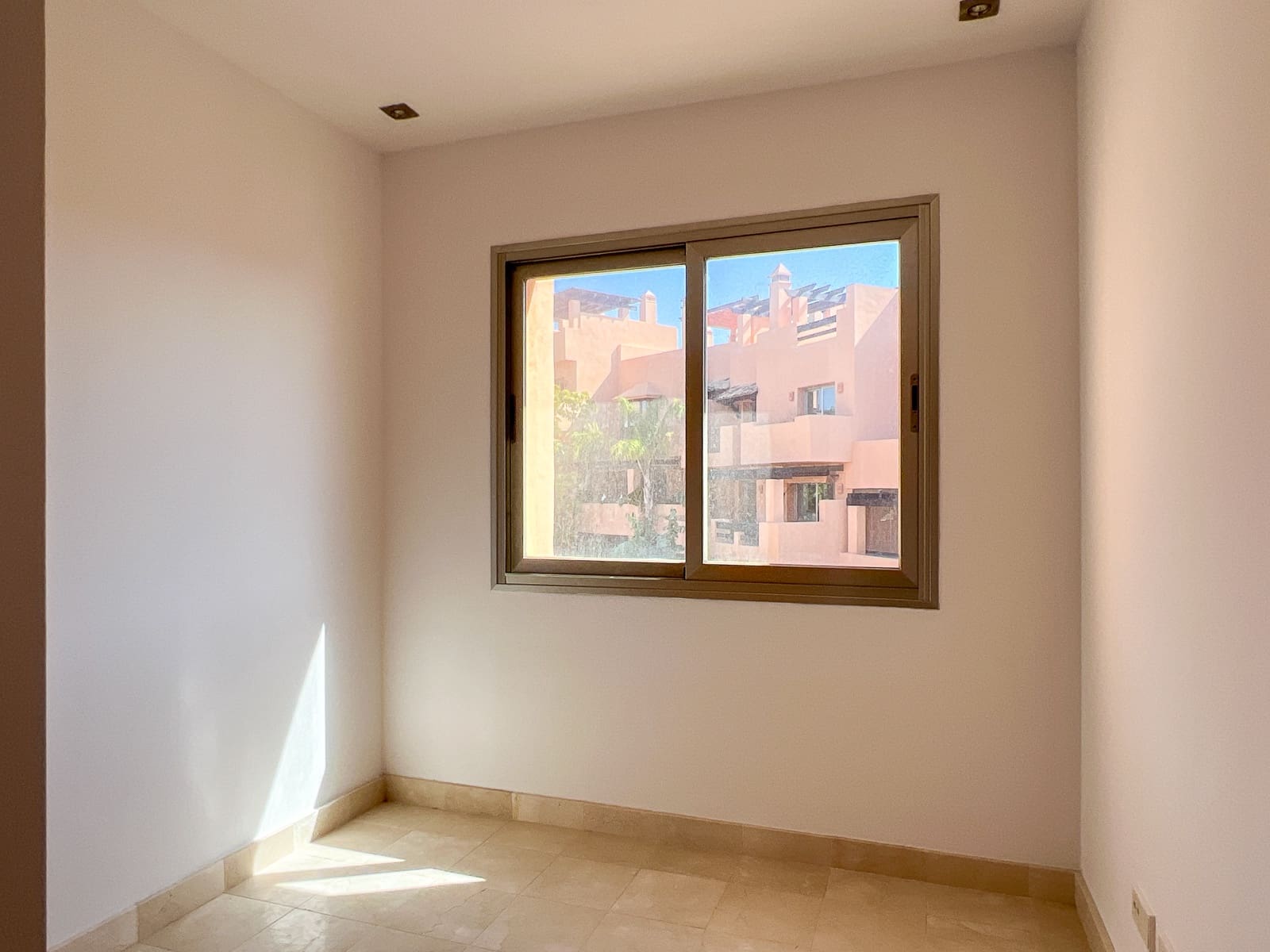 4 sypialnia Dom na sprzedaż w Riviera del Sol z basenem garażem - 530 000 € (Ref: 8418589)