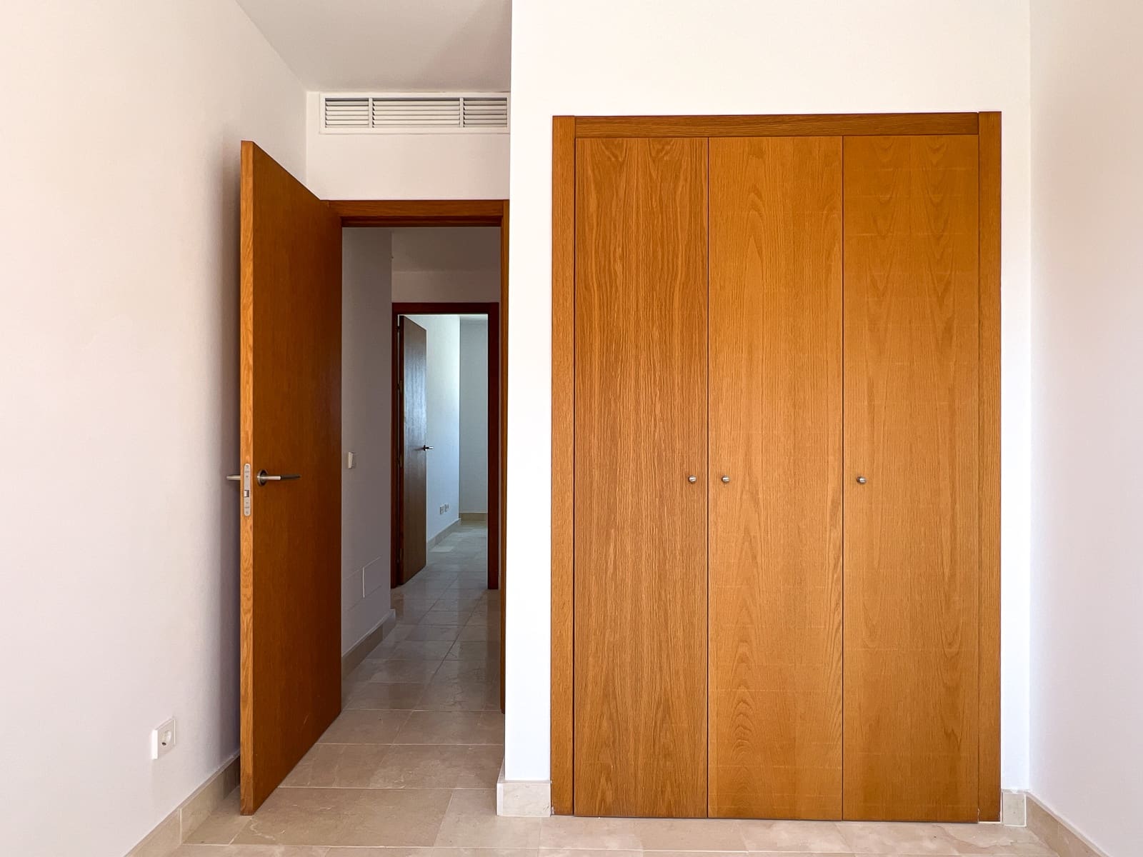 4 sypialnia Dom na sprzedaż w Riviera del Sol z basenem garażem - 530 000 € (Ref: 8418589)