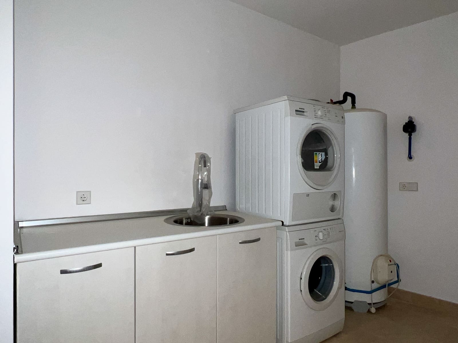 4 sypialnia Dom na sprzedaż w Riviera del Sol z basenem garażem - 530 000 € (Ref: 8418589)