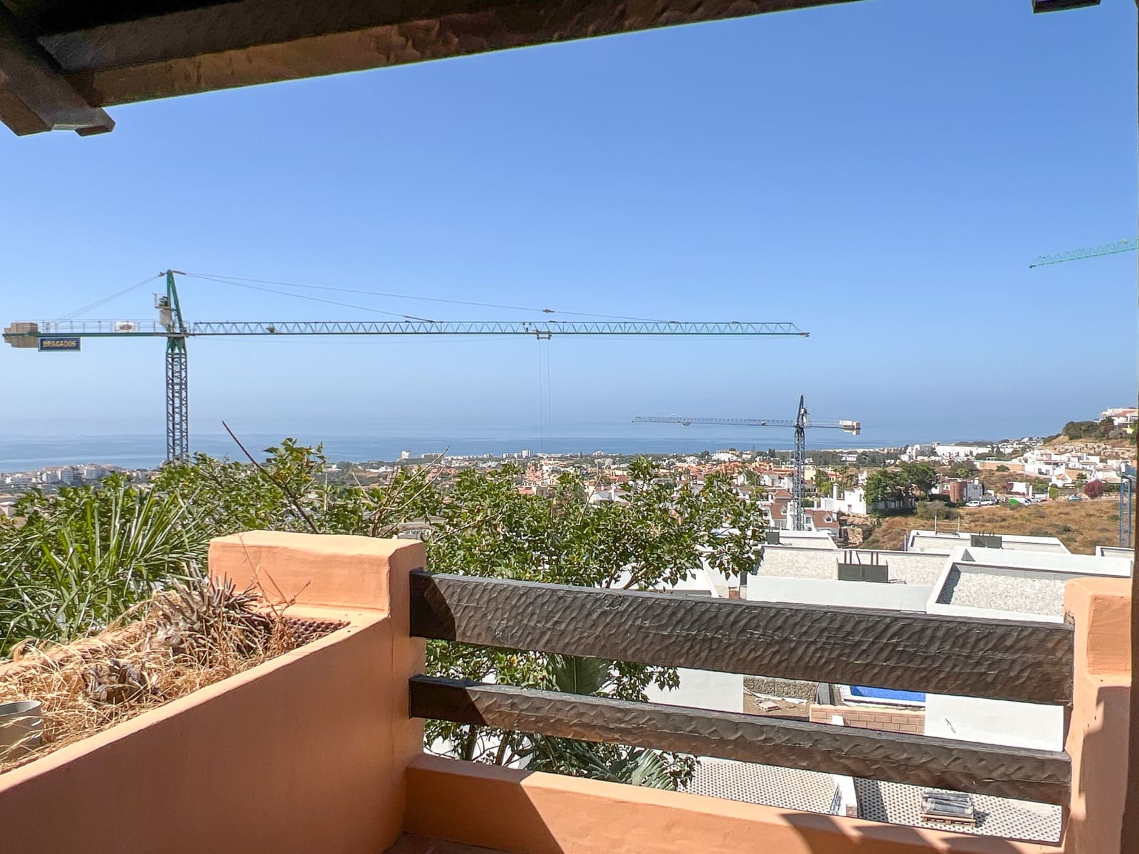 4 sypialnia Dom na sprzedaż w Riviera del Sol z basenem garażem - 530 000 € (Ref: 8418589)