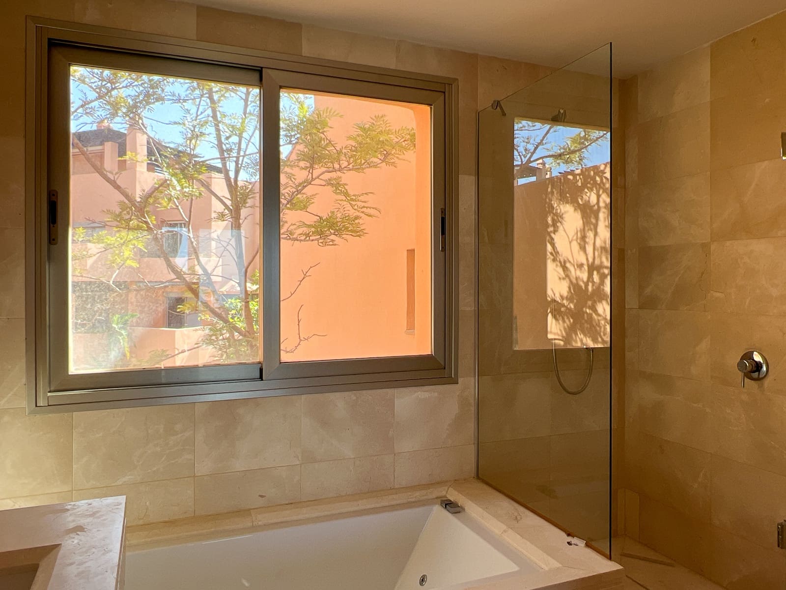 4 sypialnia Dom na sprzedaż w Riviera del Sol z basenem garażem - 530 000 € (Ref: 8418589)