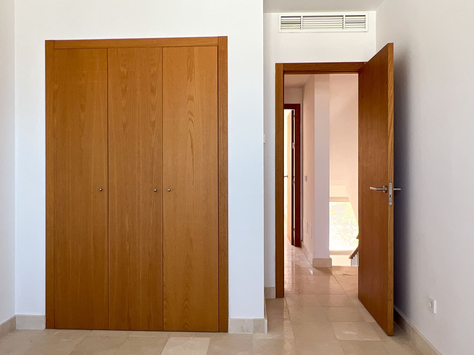 4 sypialnia Dom na sprzedaż w Riviera del Sol z basenem garażem - 530 000 € (Ref: 8418589)