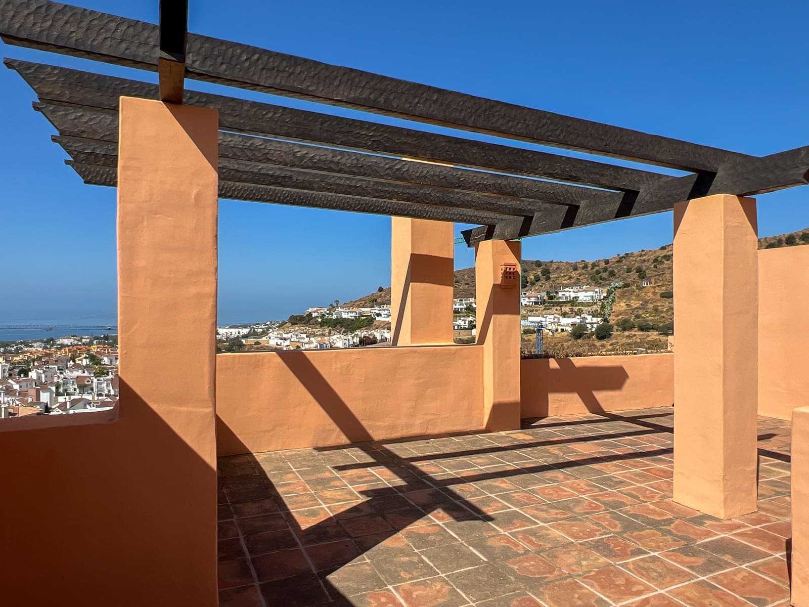 4 sypialnia Dom na sprzedaż w Riviera del Sol z basenem garażem - 530 000 € (Ref: 8418589)