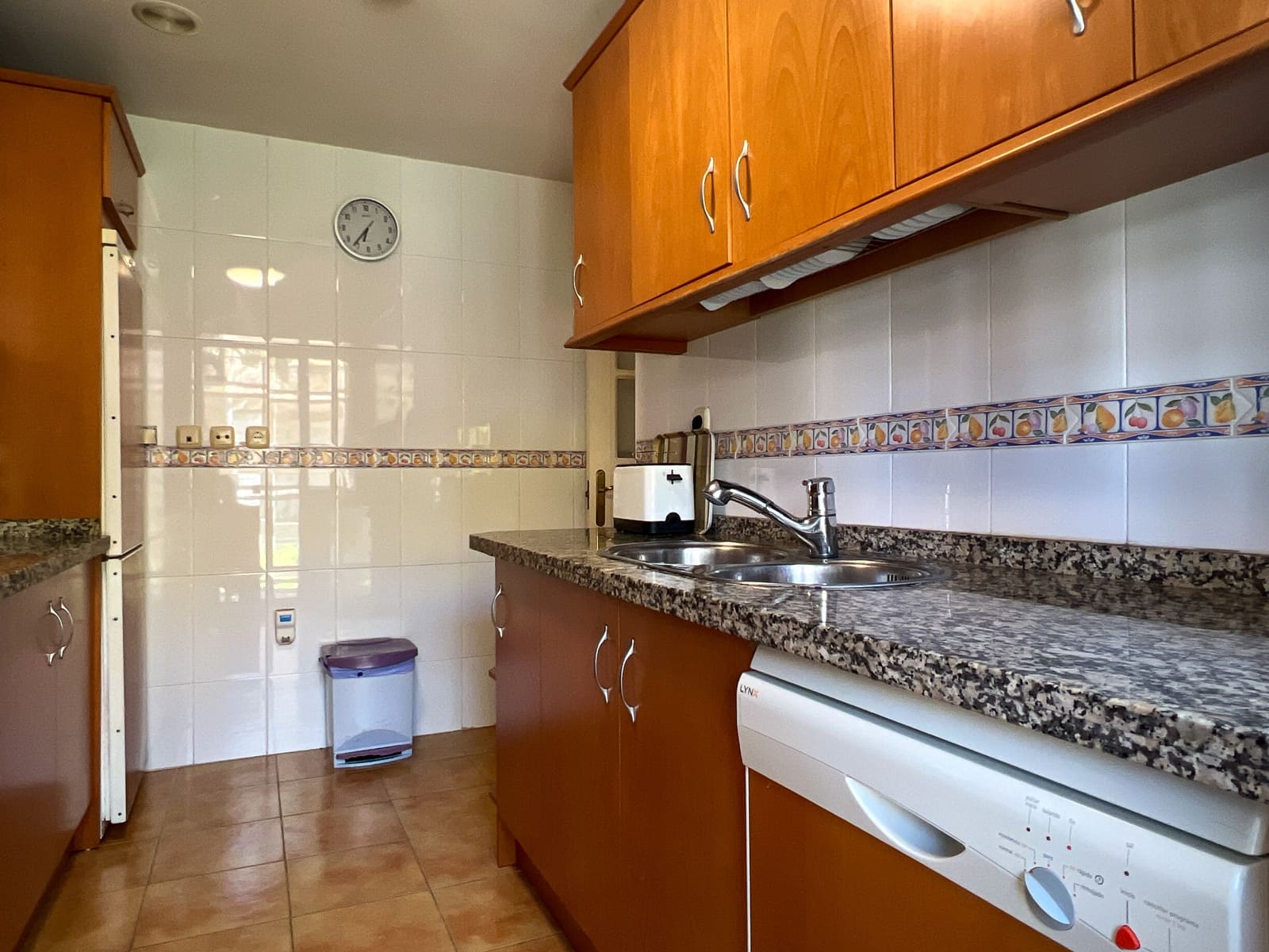 2 soverom Strandleiligheter til salgs i Marbella med svømmebasseng garasje - € 430 000 (Ref: 8437798)