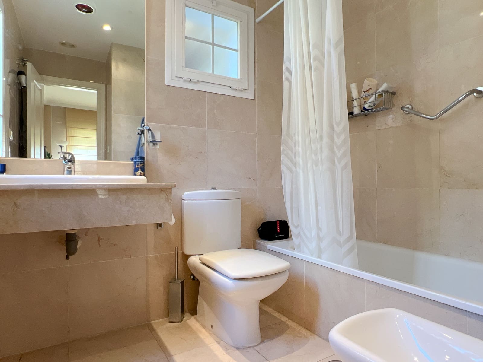 2 soverom Strandleiligheter til salgs i Marbella med svømmebasseng garasje - € 430 000 (Ref: 8437798)