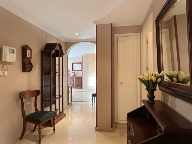 2 soverom Strandleiligheter til salgs i Costabella, Marbella med svømmebasseng garasje - € 430 000 (Ref: 8437798)