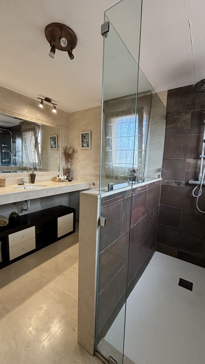 3 chambre Villa/Maison Semi-Mitoyenne à vendre à Riviera del Sol avec piscine garage - 490 000 € (Ref: 8602182)