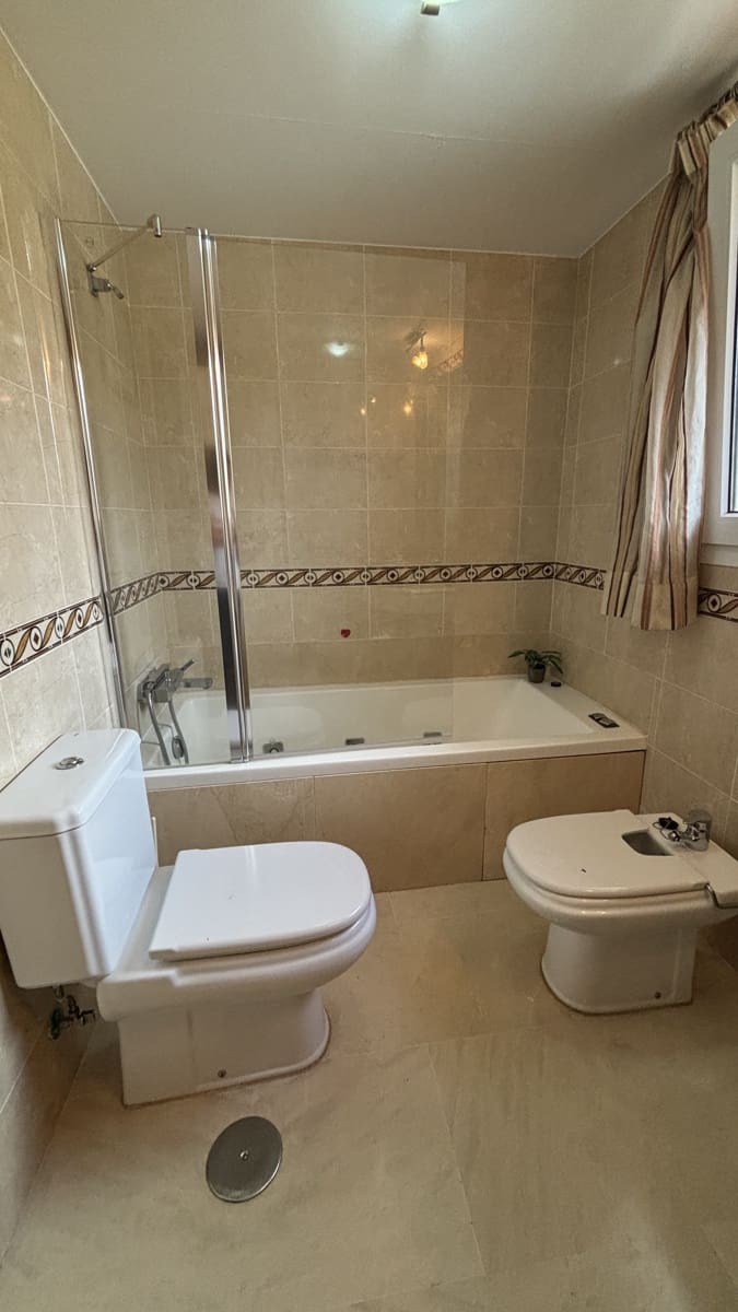 3 chambre Villa/Maison Semi-Mitoyenne à vendre à Riviera del Sol avec piscine garage - 490 000 € (Ref: 8602182)