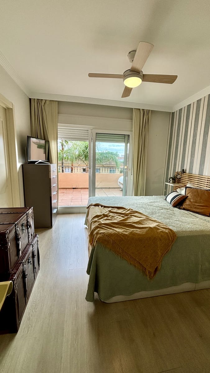 3 chambre Villa/Maison Semi-Mitoyenne à vendre à Riviera del Sol avec piscine garage - 490 000 € (Ref: 8602182)