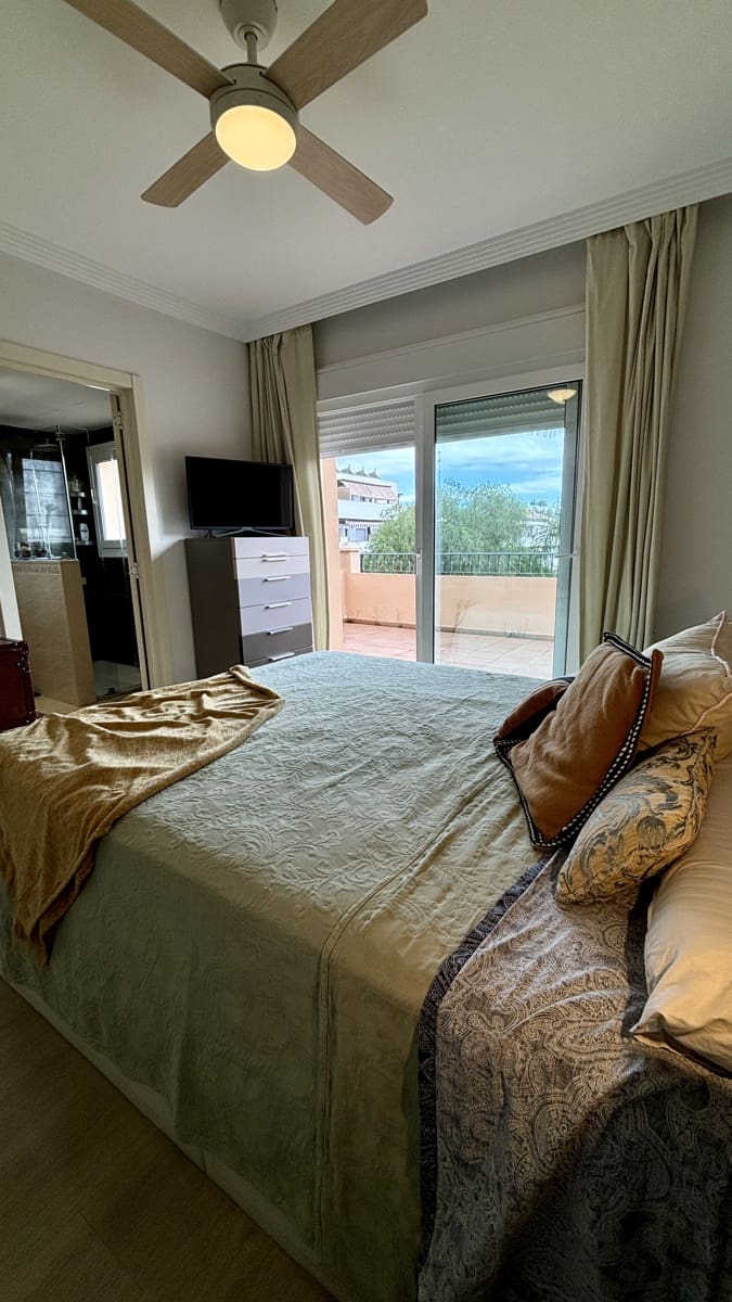 3 chambre Villa/Maison Semi-Mitoyenne à vendre à Riviera del Sol avec piscine garage - 490 000 € (Ref: 8602182)