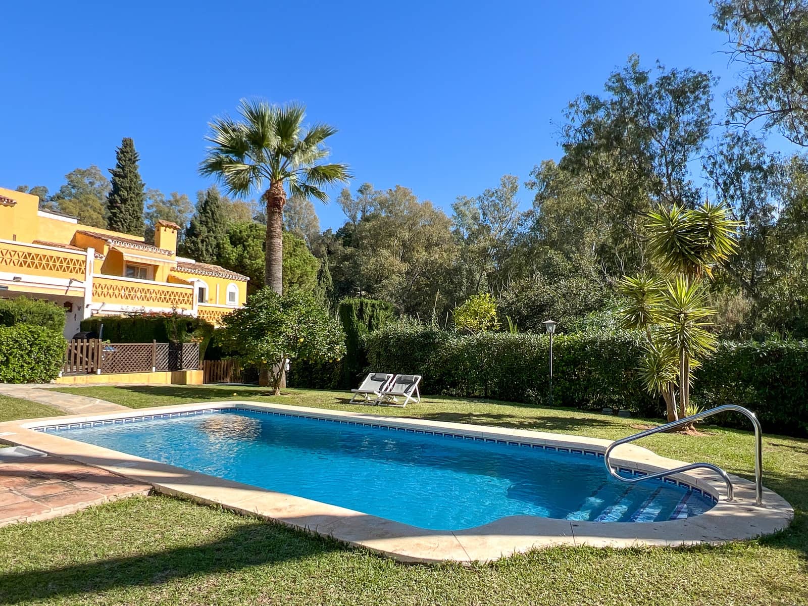 2 quarto Casa em Banda para venda em Sitio de Calahonda com piscina garagem - 495 000 € (Ref: 8643895)