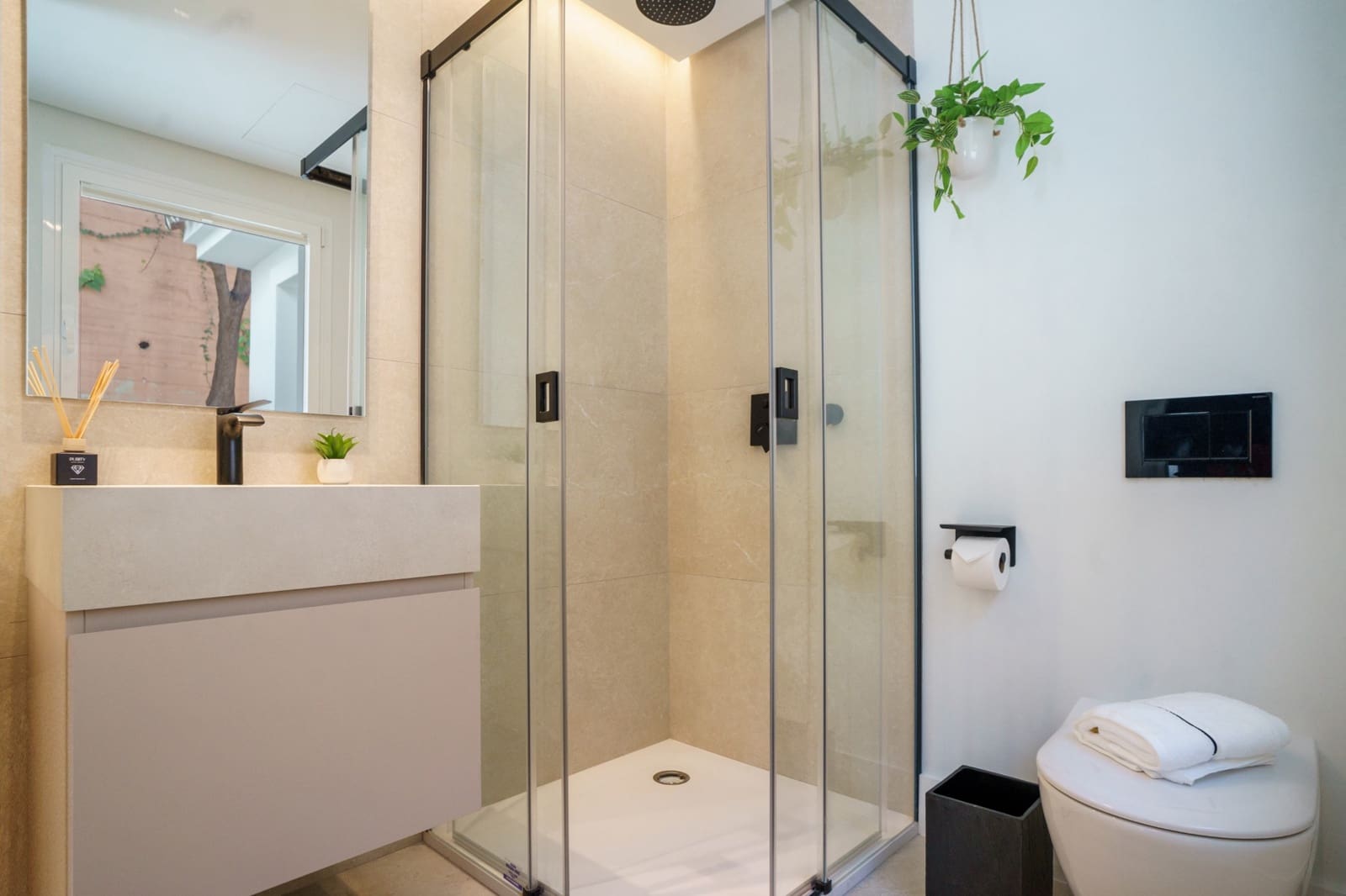 5 slaapkamer Villa te koop in Nueva Andalucia met zwembad garage - € 2.575.000 (Ref: 8651233)